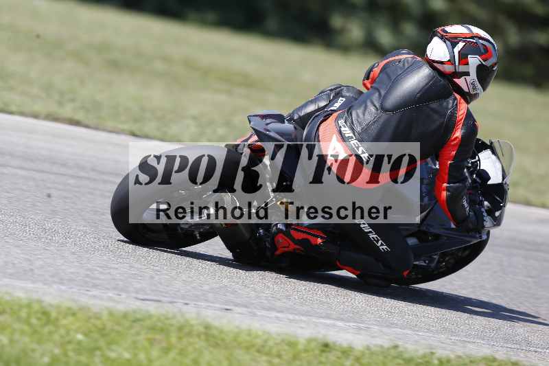 /44 09.08.2025 Plüss Moto Sport ADR/Freies Fahren/backside